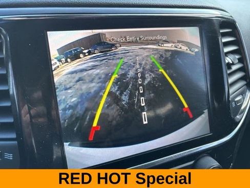 Used 2020 Jeep Grand Cherokee Laredo w/ 18" Wheel & 8.4" Radio Group image 23