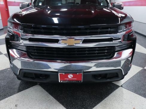 Used 2022 Chevrolet Silverado 1500 LT AWD/4WD image 4