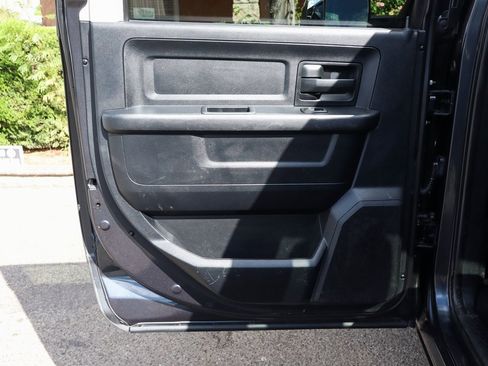 Used 2015 RAM 3500 Tradesman w/ Chrome Appearance Group image 33