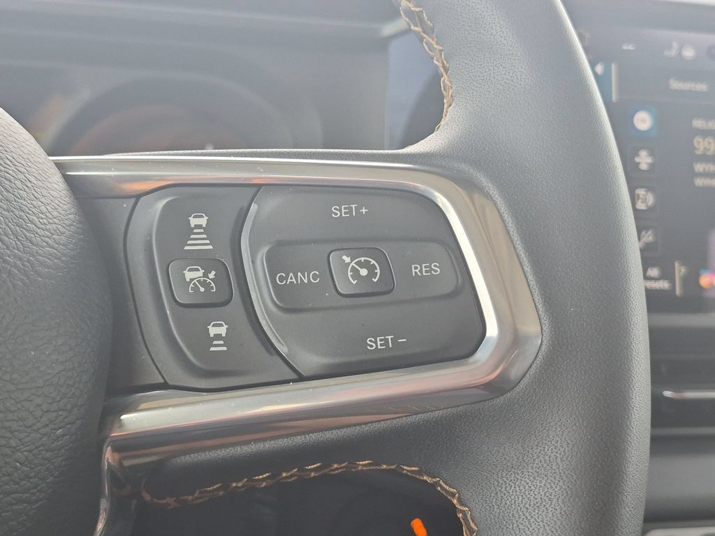 Used 2024 Jeep Wrangler Unlimited Sahara w/ Technology Group AWD/4WD image 28