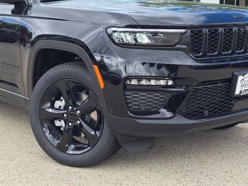 New 2025 Jeep Grand Cherokee Limited w/ Luxury Tech Group II image 3