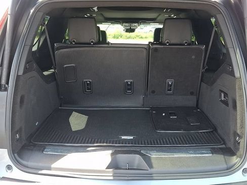 Used 2023 Cadillac Escalade ESV Premium Luxury AWD/4WD image 27