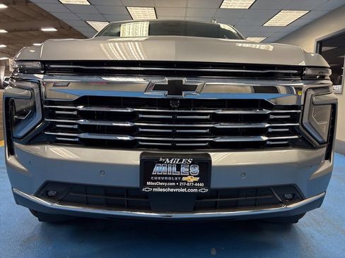New 2026 Chevrolet Suburban Premier image 16