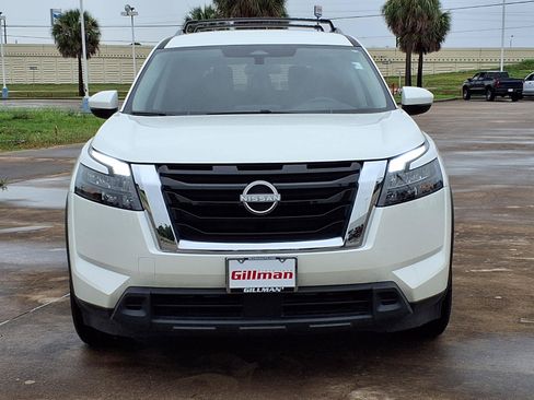 Used 2024 Nissan Pathfinder SV FWD image 7