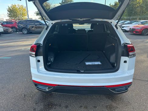 Used 2020 Volkswagen Atlas Cross Sport S image 23