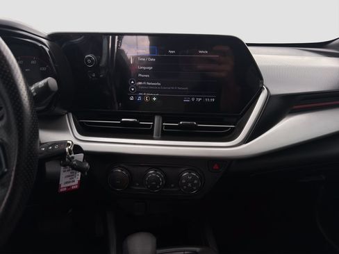 Used 2024 Chevrolet Trax RS w/ Driver Confidence Package FWD image 16