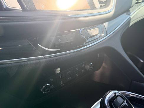 Used 2019 Buick Enclave Premium AWD/4WD image 14