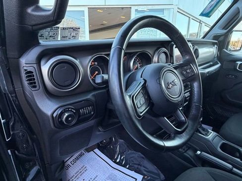 Used 2018 Jeep Wrangler Sport image 39