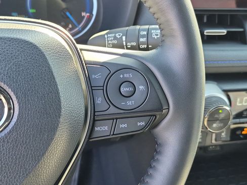 Used 2025 Toyota RAV4 XSE w/ Weather Package AWD/4WD image 19