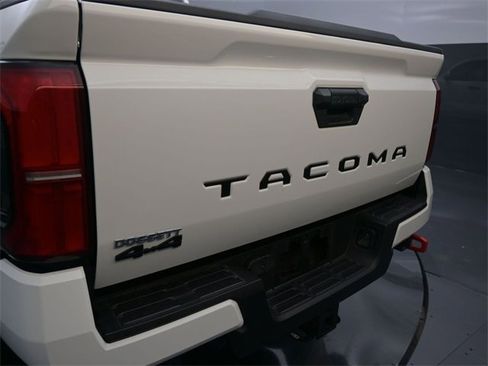 Used 2024 Toyota Tacoma TRD Off-Road image 29