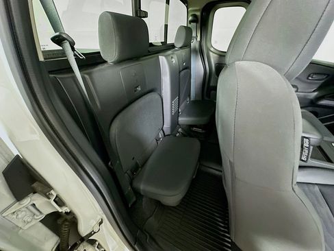 Used 2025 Nissan Frontier S w/ S Utility Package image 11