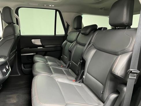 Used 2025 Ford Expedition Active AWD/4WD image 46