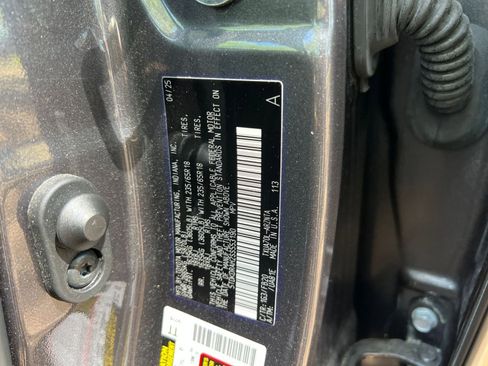 Used 2025 Toyota Highlander LE image 33