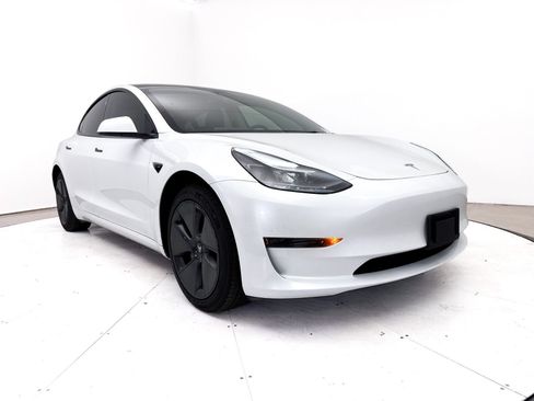 Used 2023 Tesla Model 3 Standard Range RWD image 12