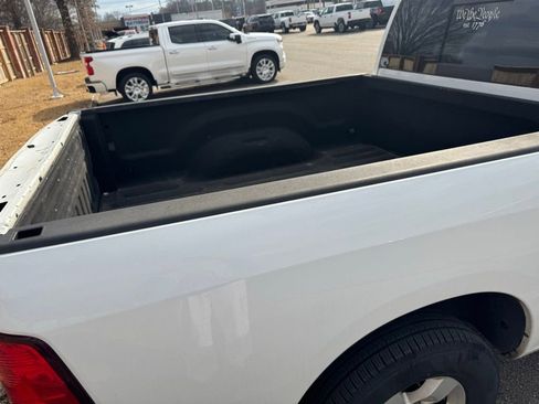 Used 2019 RAM 1500 Classic SLT image 12