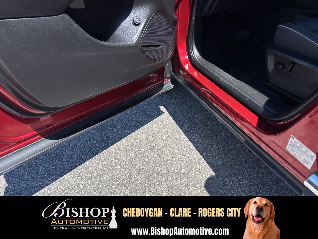 Used 2023 Buick Envision Essence AWD/4WD image 17