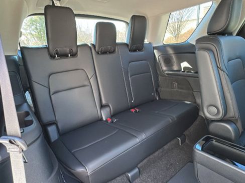 New 2026 Nissan Pathfinder SL w/ SL Premium Package image 11