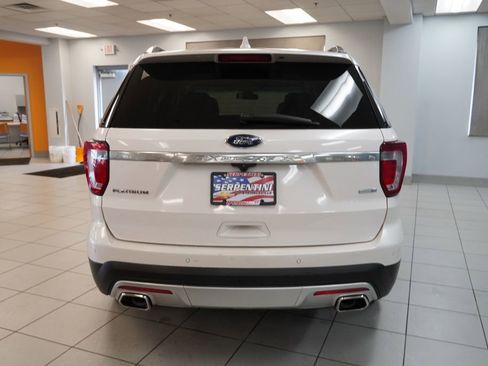 Used 2017 Ford Explorer Platinum image 9