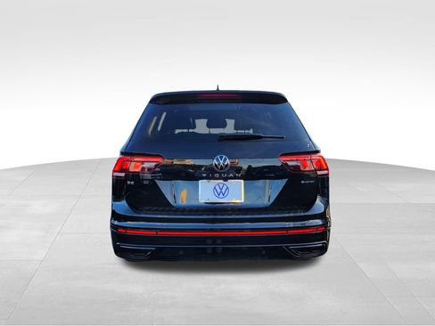 Certified 2022 Volkswagen Tiguan SE R-Line image 6