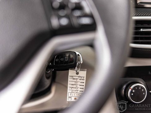 Used 2019 Hyundai Tucson SE FWD image 25