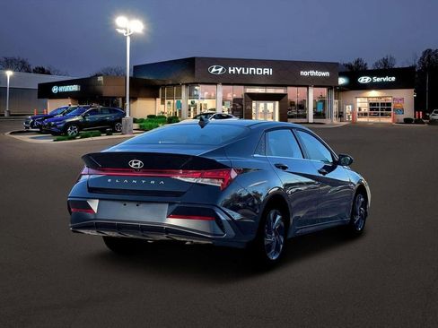 New 2026 Hyundai Elantra SEL Sport image 7