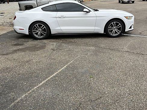 Used 2016 Ford Mustang Premium RWD image 8
