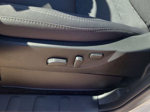 Certified 2025 Nissan Frontier SV w/ SV Convenience Package image 18