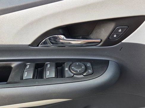 Used 2020 Chevrolet Bolt Premier w/ Infotainment Package FWD image 21