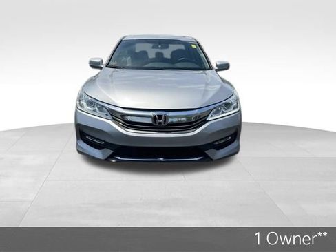 Used 2017 Honda Accord EX-L image 2