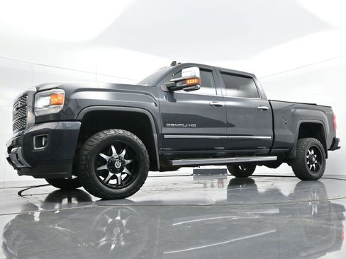 Used 2018 GMC Sierra 2500 Denali w/ Duramax Plus Package image 45