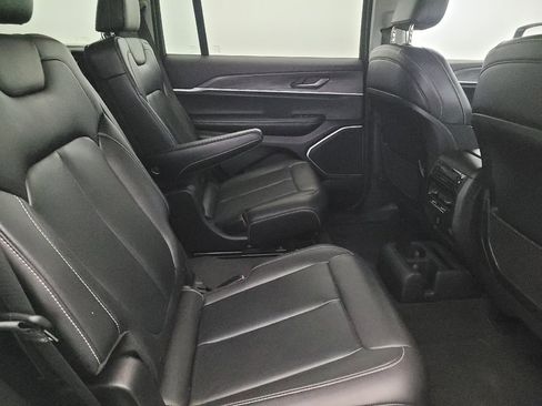 Used 2022 Jeep Grand Cherokee L Limited AWD/4WD image 19