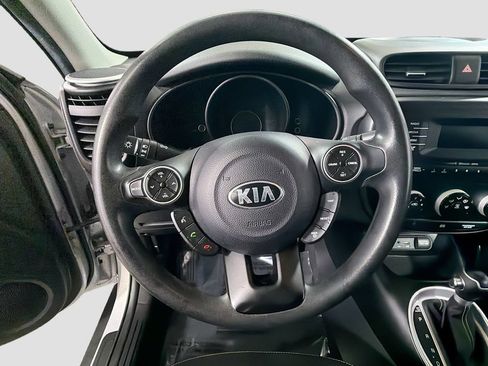 Used 2015 Kia Soul + FWD image 14