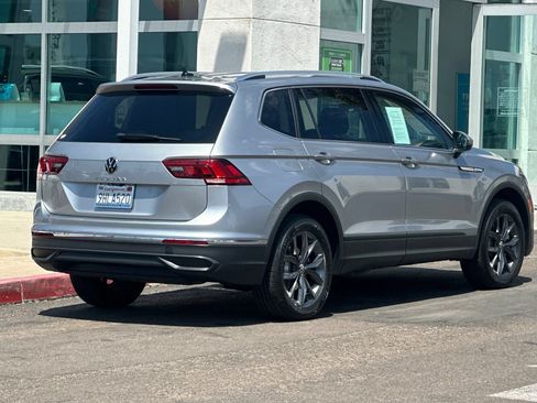 Used 2023 Volkswagen Tiguan SE FWD image 4