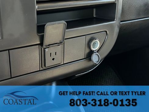 Used 2016 GMC Savana 2500 image 32