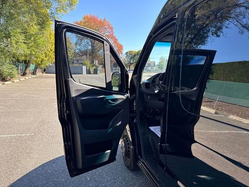 Used 2021 Mercedes-Benz Sprinter 3500 image 13