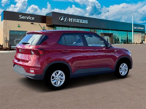 New 2026 Hyundai Venue SE image 8