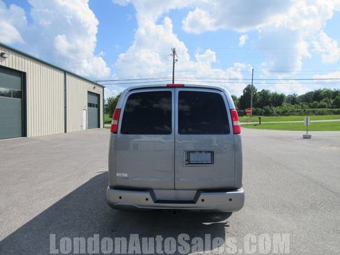 Used 2018 Chevrolet Express 2500 Extended w/ Enhanced Convenience Package image 5