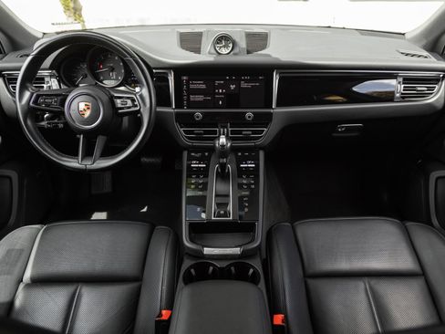 Certified 2024 Porsche Macan AWD/4WD image 12