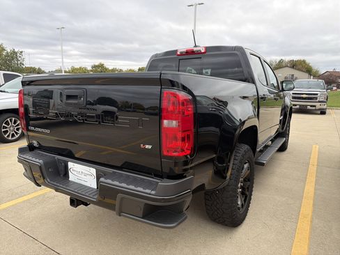 Used 2022 Chevrolet Colorado Z71 w/ Z71 Midnight Edition image 8