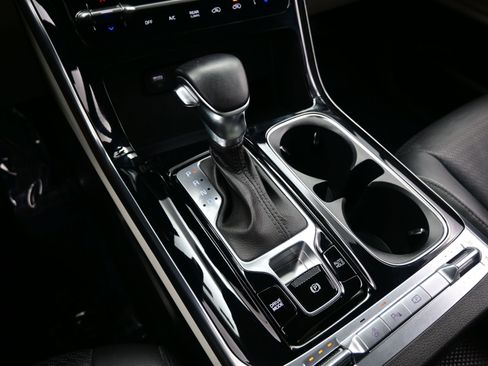 Used 2022 Kia Carnival SX Prestige image 23