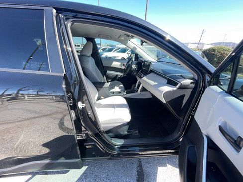 Used 2023 Toyota Corolla Cross L image 18