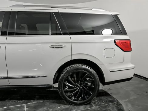Used 2021 Lincoln Navigator Reserve image 7