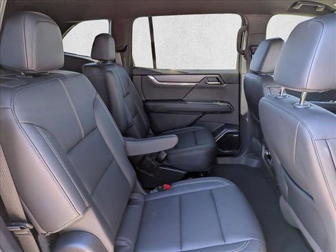 Used 2024 GMC Acadia Elevation w/ Black Edition image 17