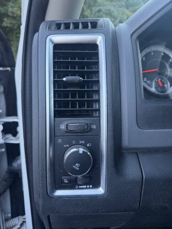 Used 2016 RAM 2500 SLT AWD/4WD image 15