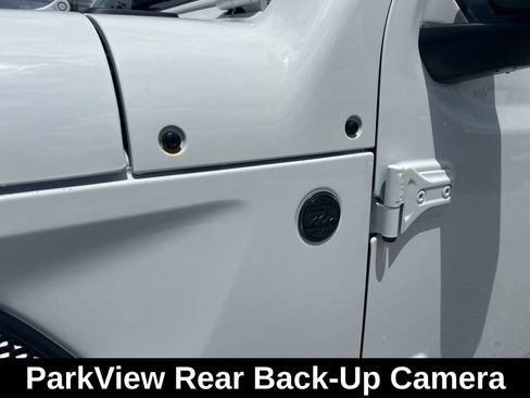 Used 2025 Jeep Wrangler Unlimited Sahara AWD/4WD image 20