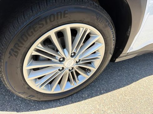 Used 2019 Hyundai Kona SEL FWD image 2