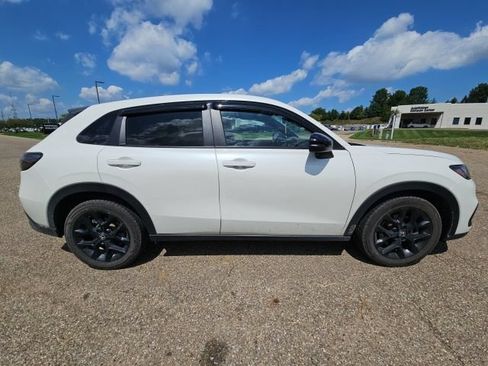 Used 2025 Honda HR-V Sport image 2