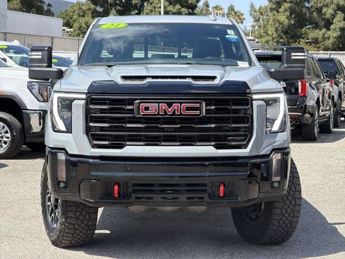 Used 2024 GMC Sierra 2500 AT4X AWD/4WD image 2