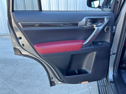 Used 2023 Lexus GX 460 Premium image 48