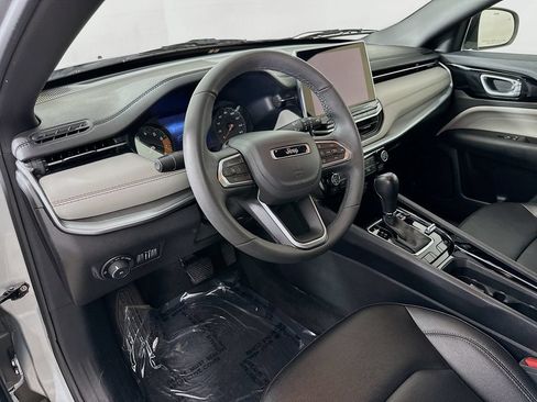 Certified 2025 Jeep Compass Limited AWD/4WD image 16